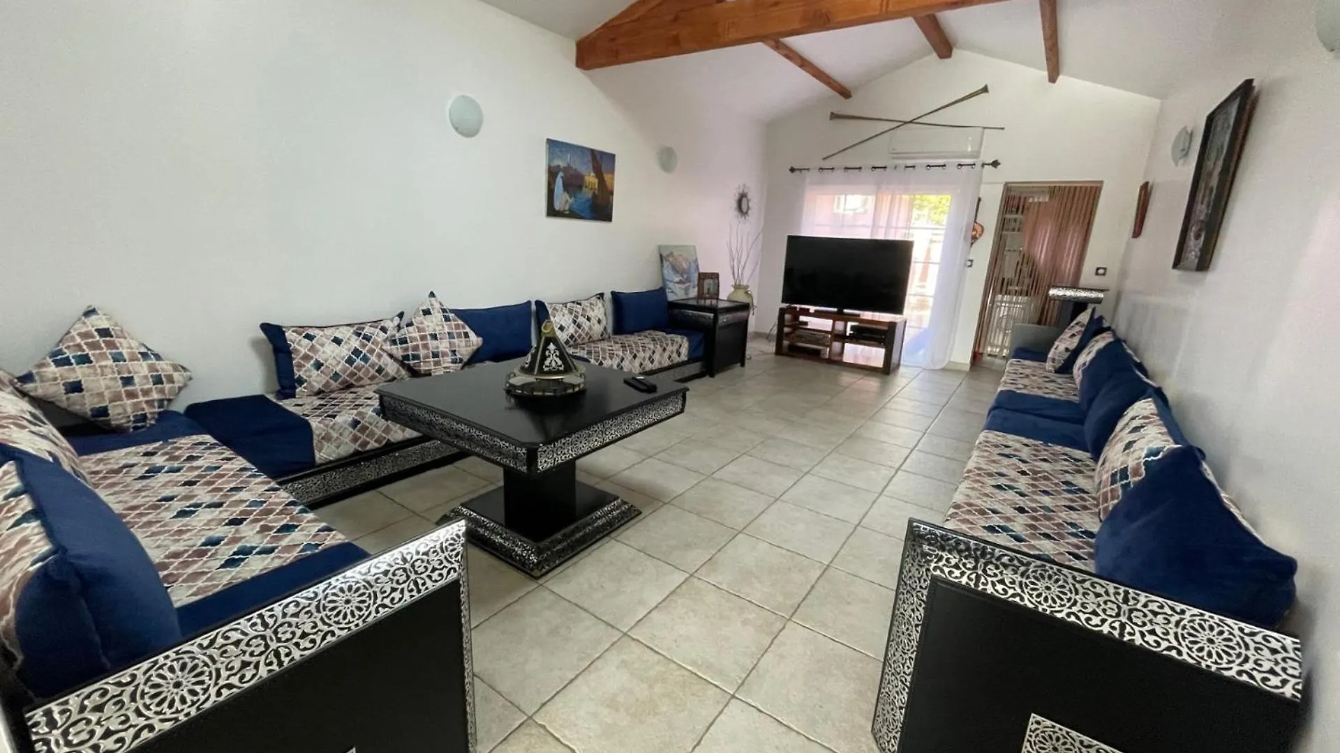 Holiday home Maison Provence Plain Pied Avec Air De Jeu Enfants Aix-en-Provence France