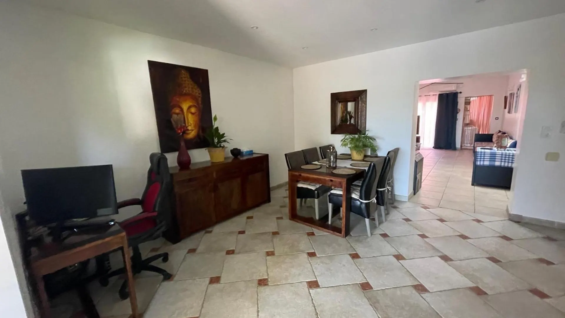 Holiday home Maison Provence Plain Pied Avec Air De Jeu Enfants Aix-en-Provence